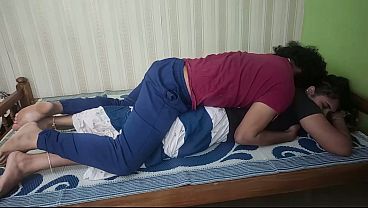 Mallu Couple Hot Romance – T-Shirt & Skirt Kissing Romance