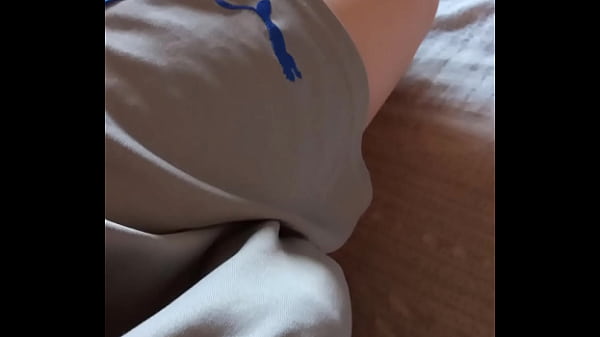 Jeune femme africaine se fait sucer la chatte et baise Jackcock