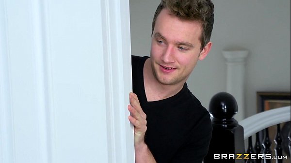 Download Video - Brazzers - Jessica Jaymes - Mommy Got Boobs