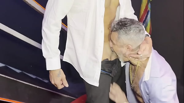 ENTREVISTA DE EMPREGO ACABA EM MUITO SEXO E MUI...