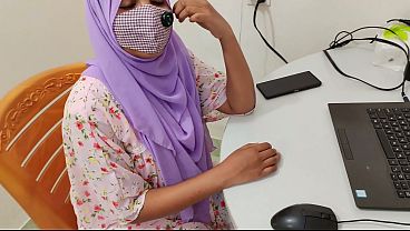 Download Video - Muslim hijab girl fuck by boss in office room for her promotion