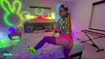 Katalina Kyle Locks Her Wiggle To The Beat Then Hits Her Knees Fast!