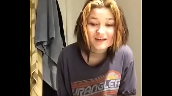 Teen teases on private periscope - XVIDEOS.COM 