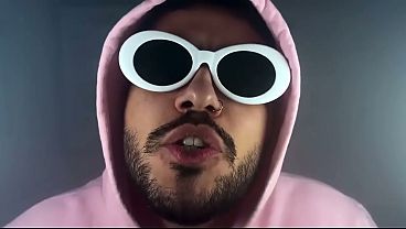 Ele n&atilde;o &eacute; gay s&oacute; chupa pau