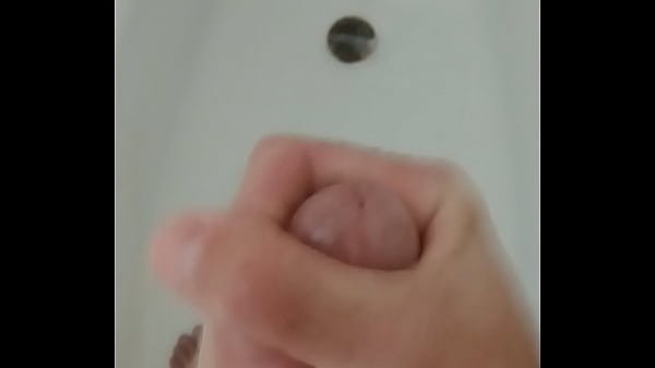 Malcolm Preece Branle Et Éjacule Sur La Baignoire