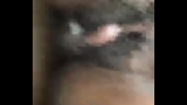 un mec baise avec la maman de force de son ami