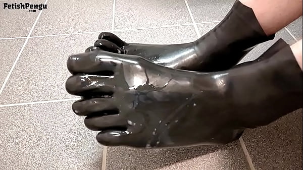 Cracher Dans Des Chaussettes En Latex - Bruits Grinçants (Bande-Annonce)