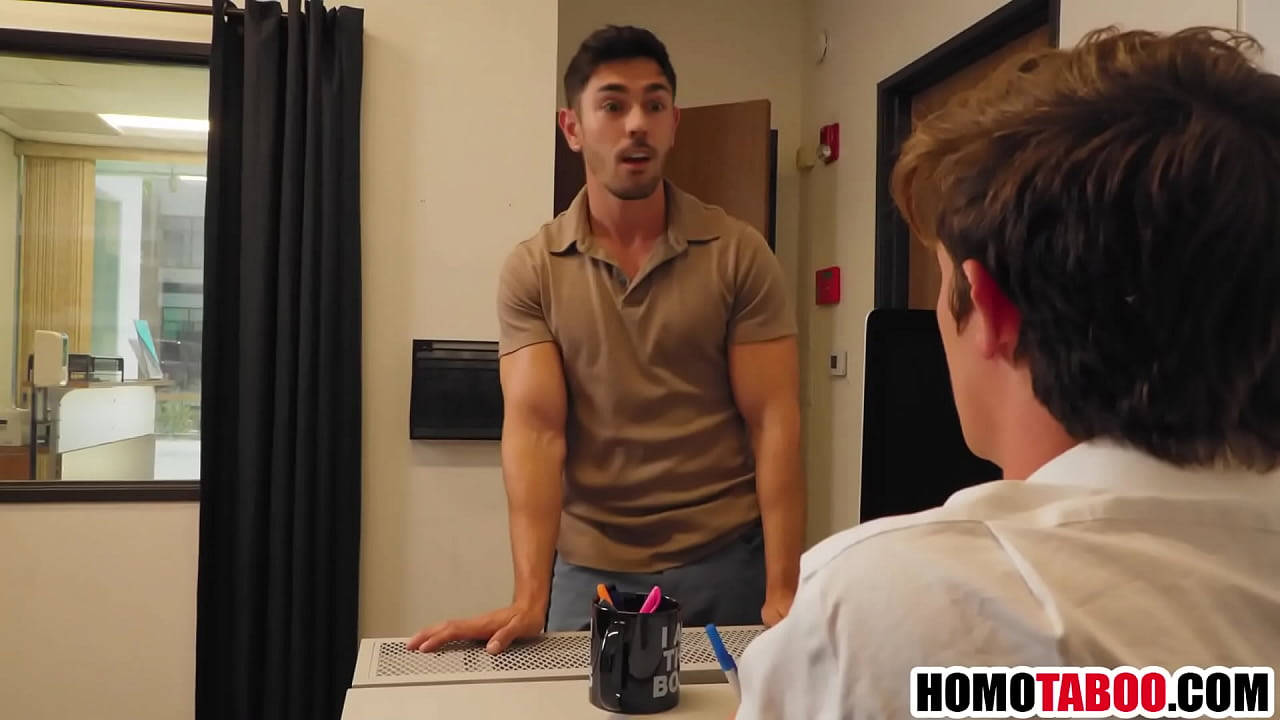 Hermanastros follan en el trabajo | Nico Coopa y Dallas Preston
                    anal sex fucking blowjob fuck deepthroat office gay boss family bareback taboo stepbrother office sex gay blowjob gay sex step brother hot guy gay step brothers step brother and step brother muchos negros
