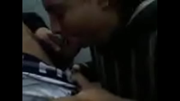 cheating on her boyfriend at the mall