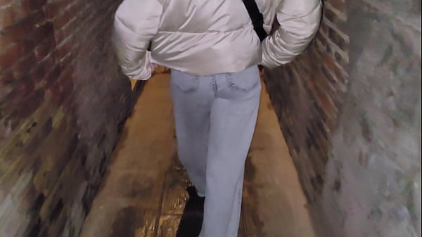 Risky First Date Blowjob In Public Venice Streets