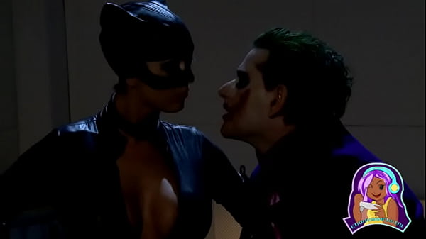 Katwoman Jennifer Dark Prowls Into A Prison Cage 3way