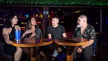 Bagunça na casa de Swing. Gaby Oliveira e Monica Lima, nao aguentam de tesão e fodem no carro.