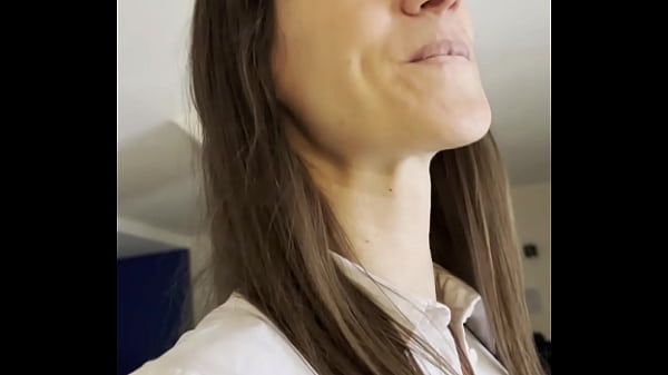 Lety Howl a commandé un gros colis, pour remercier le livreur d'avoir monté le...