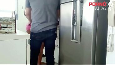私は夫の友人に自分の性器を差し出した。