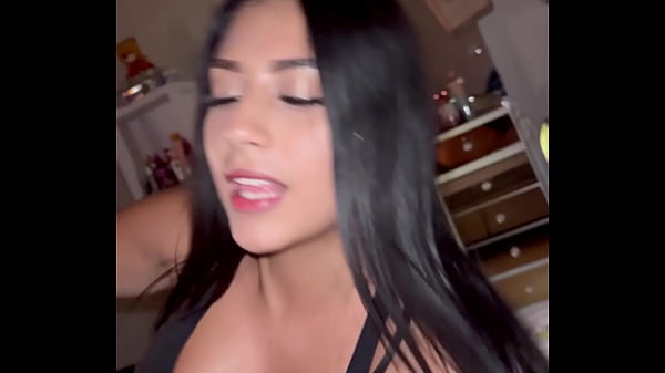 I share a bed with my best friend's boyfriend while she is on vacation creampie