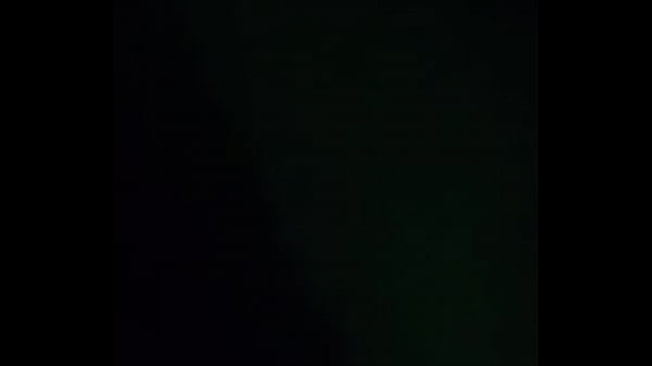 Mi amiga chupandomela un ratito