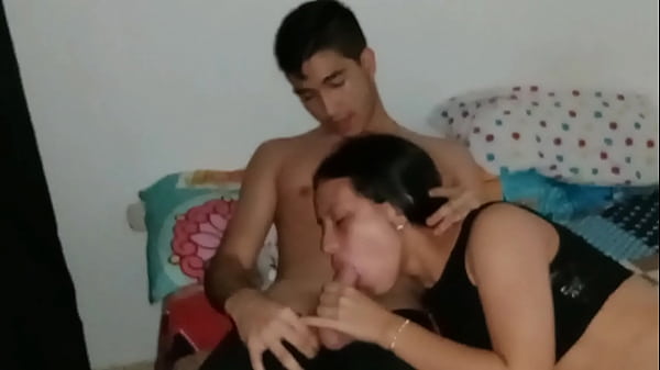 I PUT MY YOUNG STEPSISTER TO TRY COCK FOR THE FIRST TIME IN HER LIFE AND SHE DEFINITELY LIKES IT - PORN IN SPANISH