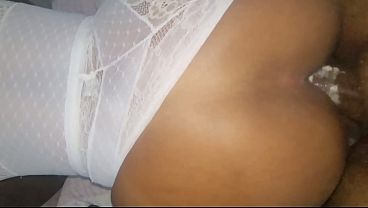 Linda garota venezuelana,ela tem uma gigantesca bunda gulosa, faz um gape anal incrível