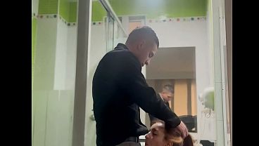 mi novio no sabe que lo engaño con su mejor amigo pero es que me encanta que sea cornudo