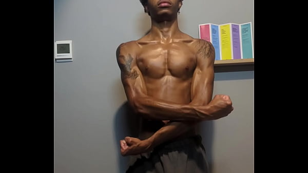 TheTitusBull gym updates specifically sent to your GF.