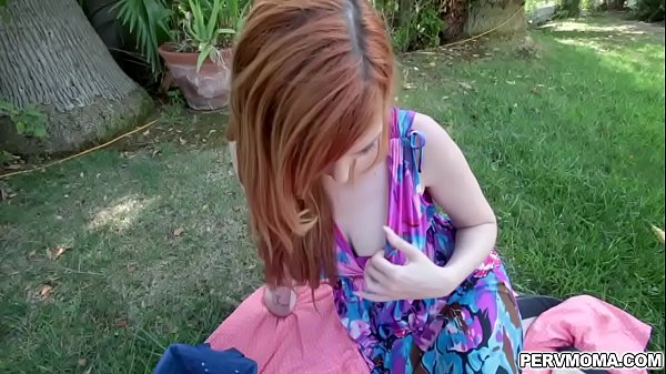 Backyard bone time with sexy MILF