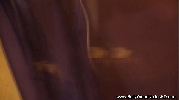 Download Video - Dancing And Erotic Indian MILF