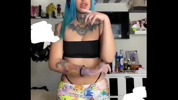 perra caliente otaku sexy de pelo azul hara que se te ponga dura