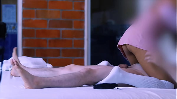 Cu&ntilde;ada y el compa&ntilde;ero de su hermanastra en el motel donde se escaparon por un d&iacute;a.