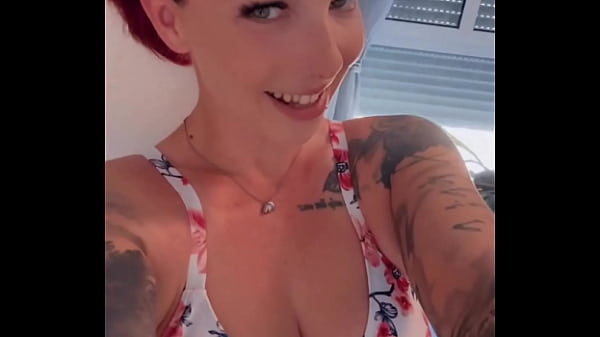 Mittagspause? Ich lieg nackt und warte auf deine Nachricht Wie wär’s mit einem kleinen, schmutzigen Highlight fü ...