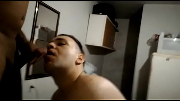 Tomando leitinho do hetero depois de dar gostoso