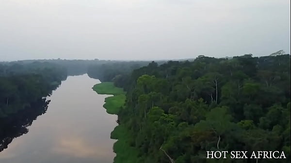 美しすぎる爆乳巨尻の豊満な肉体でSEXしまくる淫乱熟女 - 翔田 千里 [HMHI-195]