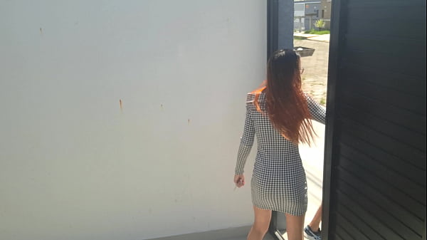 Download Video - Corno da de cara com piscineiro da casa sentando a jeba na raba da sua esposa&excl;