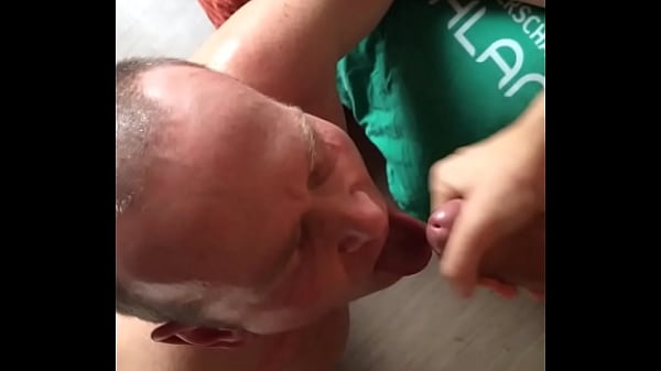 Download Video - Cum eating&excl; Mhhh