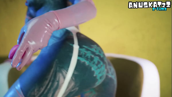 Sexy Tatted latex girl stuffing herself deep from both ends with her toys