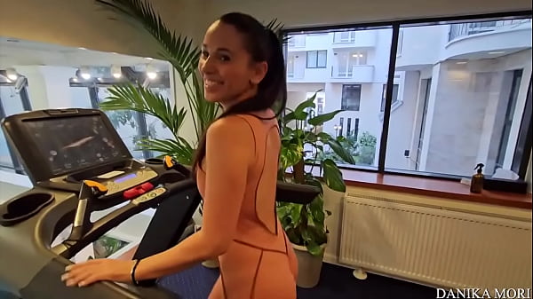 Mhh, dovrei fare qualche pensierino su questo ragazzo? Sembra molto carino Hmm, should I do some thinking about this ...