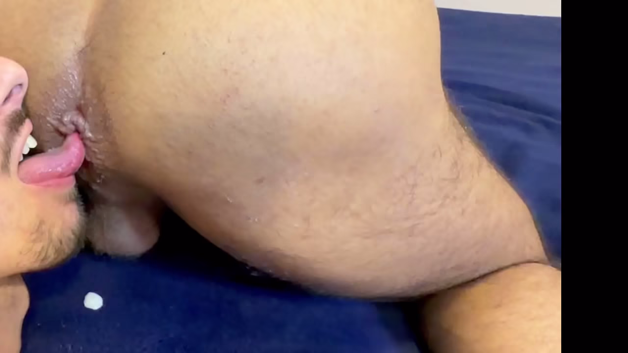 DIVIDI MEU PUTO COM UM GRINGO DOTADO