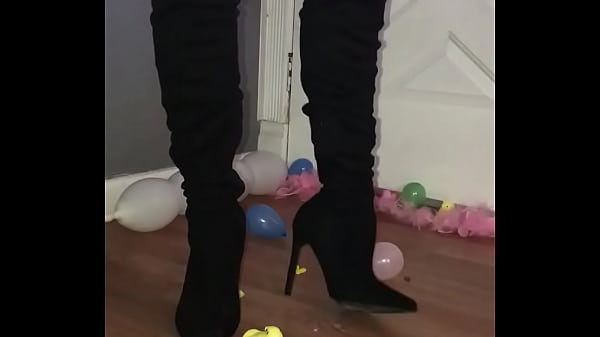Latex crush in my boots 6 min