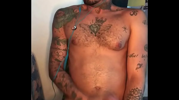 Download Video - Maloca batendo uma 3