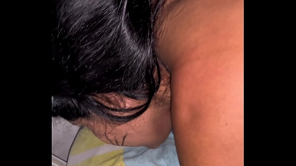 fiesta de halloween y entran al cuarto a follar...