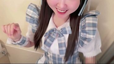 [True Story!!] Infiltrating her parents' house!? An unfilial idol lol A perverted, seductive, immoral, dangerous sex act that would end her life if she got caught. She uses her old idol costume found in the storage room to give blowjobs to cocks. She
