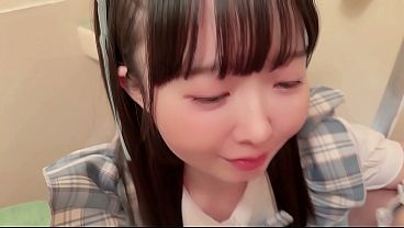 [True Story!!] Infiltrating her parents' house!? An unfilial idol lol A perverted, seductive, immoral, dangerous sex act that would end her life if she got caught. She uses her old idol costume found in the storage room to give blowjobs to cocks. She
