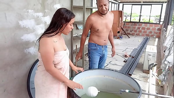 THE WATER SERVICE WAS STOPIN MY HOUSE AND MY HORNY BROTHER-IN-LAW HELPED ME, BUT WE ENDED UP FUCKING ON THE TERRACE NEXT TO THE WATER TANK-1 part-