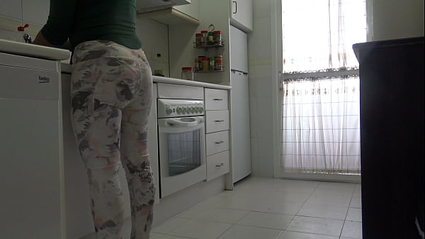 OH MY GOD!!!! My stepmother almost caught me masturbating on her !!!