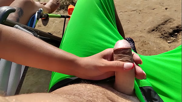Download Video - Risky outdoor handjob from teen stepsister at the public beach&period; Almost caught by the police