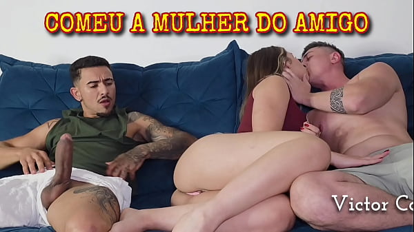 ESPEROU O MARIDO IR NO BANHEIRO PRA SENTAR NO A...