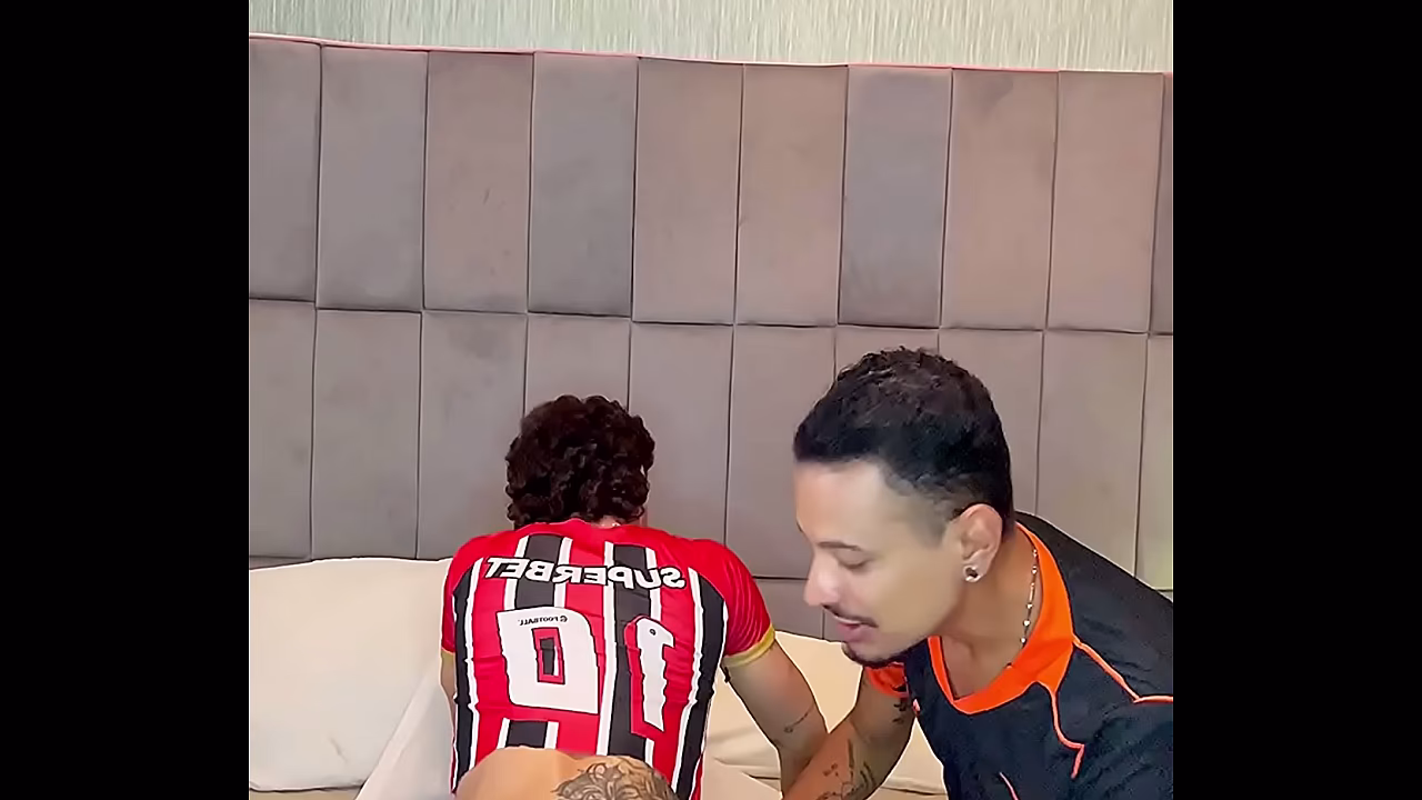 S&atilde_o paulino viadinho levando ferro grosso no rabo,sendo torado pela rola grande ,grossa e pentelhuda do Corinthiano aqui