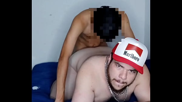 Download Video - Pr&eacute;via - A M&atilde;e Do Novinho N&atilde;o Imagina Que Ele Mete Em Homem Sem Parar At&eacute; Gozar V&aacute;rias Vezes &lpar;COMPLETO NO XV RED E SHEER&rpar;