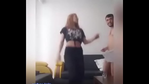 دخل عليها و هي الرقص فيفي