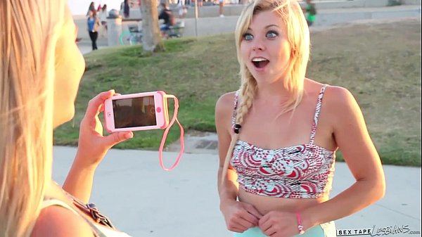 Skateboard Beach Babes Tara Morgan, Mandy Armani