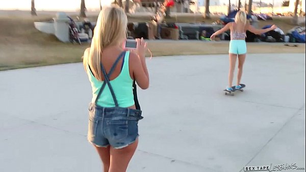 Skateboard Beach Babes Tara Morgan, Mandy Armani